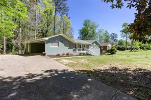 3135 Laura Ln, Lithia Springs, GA 30122 - Photo 4