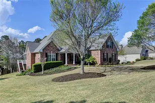 517 Sandy Cove Dr, Loganville, GA 30052 - Photo 2