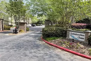 1148 Riverbend Club Dr SE, Atlanta, GA 30339 - Photo 2