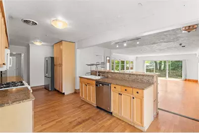 1399 Stephens Drive NE, Atlanta, GA 30329 - Photo 10