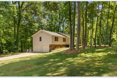 608 Wellington Court, Woodstock, GA 30188 - Photo 2