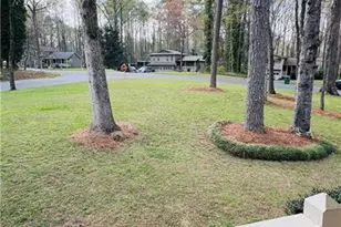 608 Wellington Ct, Woodstock, GA 30188 - Photo 8