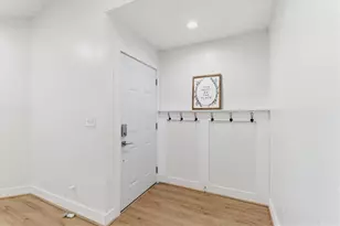 708 Parkaire Crossing, Marietta, GA 30068 - Photo 2