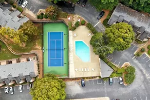 708 Parkaire Crossing, Marietta, GA 30068 - Photo 8