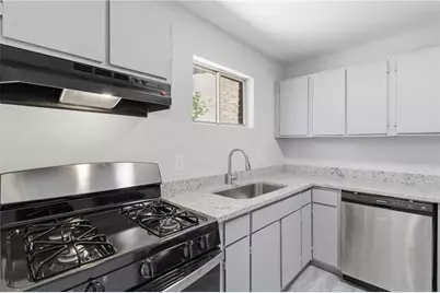 5560 Kingsport Drive NE #27, Atlanta, GA 30342 - Photo 12