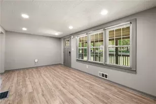 11 Swan Dr, Newnan, GA 30263 - Photo 8