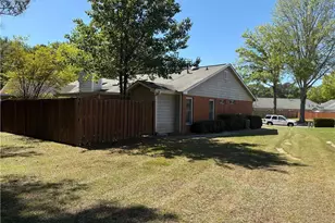 300 Wilbanks Dr, Fayetteville, GA 30215 - Photo 2