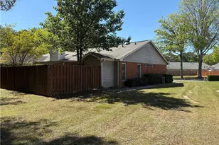 300 Wilbanks Dr, Fayetteville, GA 30215 - Photo 2