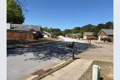 300 Wilbanks Drive, Fayetteville, GA 30215 - Photo 4