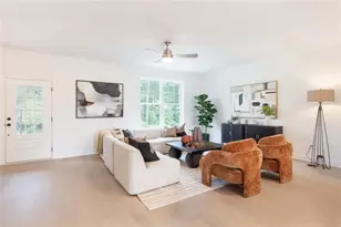 624 Oakleaf Grove Ln, Sugar Hill, GA 30518 - Photo 6