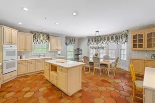 7805 N Spalding Lake Dr, Sandy Springs, GA 30350 - Photo 16