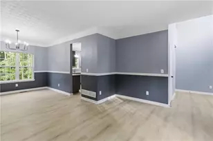 814 Shadow Lakes Dr, Lithonia, GA 30058 - Photo 10