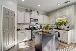 1753 Liberty Pkwy NW, Atlanta, GA 30318 - Photo 10