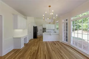 2184 Brooke Farm Ct, Dunwoody, GA 30338 - Photo 8