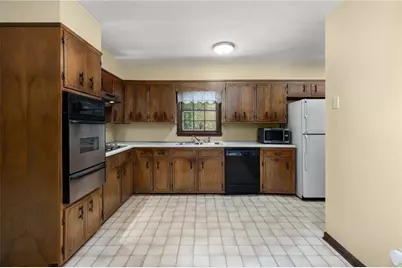 302 Pine Lake Drive, Cumming, GA 30040 - Photo 8