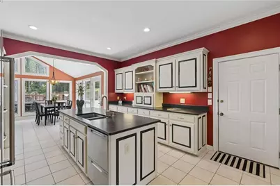 2860 Hawthorne Drive NE, Atlanta, GA 30345 - Photo 18