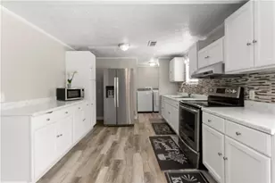 1670 Azelea Ln, Gainesville, GA 30507 - Photo 8