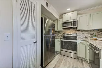 1929 Variations Drive NE, Atlanta, GA 30329 - Photo 10