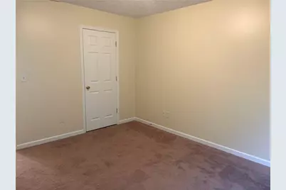 5975 Hillvale Trail, Lithonia, GA 30058 - Photo 4