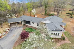 664 Chenocetah Dr, Cornelia, GA 30531 - Photo 4