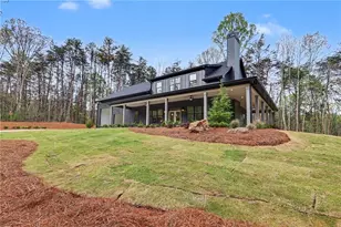 124 Fox Valley Rd, Clarkesville, GA 30523 - Photo 2