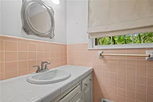 125 Jade Cove Dr, Roswell, GA 30075 - Photo 16