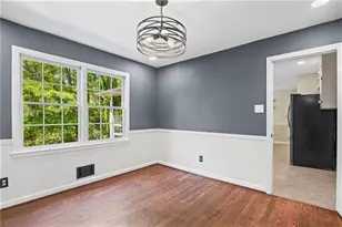 125 Jade Cove Dr, Roswell, GA 30075 - Photo 8