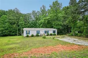 5805 Saddle Club Rd, Gainesville, GA 30506 - Photo 2