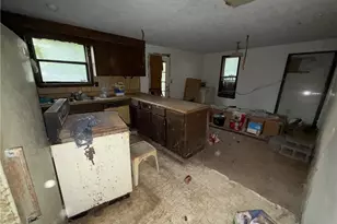 2083 Holm Ct, Riverdale, GA 30296 - Photo 8