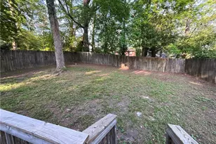 136 Victor Cir NW, Atlanta, GA 30314 - Photo 18