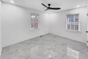 136 Victor Cir NW, Atlanta, GA 30314 - Photo 16