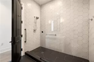 3630 Peachtree Road NE, Atlanta, GA 30326 - Photo 32
