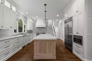 1235 W Garmon Rd NW, Sandy Springs, GA 30327 - Photo 8