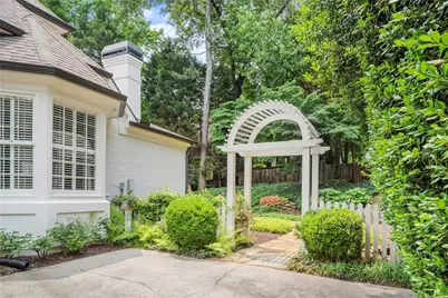 885 Carlton Ridge NE, Atlanta, GA 30342 - Photo 70