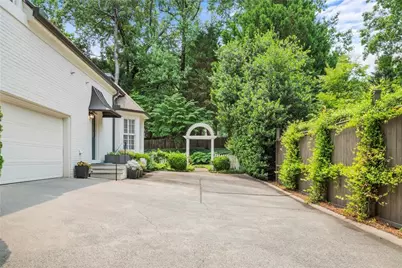 885 Carlton Ridge NE, Atlanta, GA 30342 - Photo 82