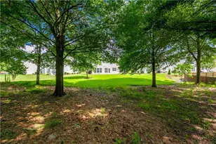 8405 Friarbridge Dr, Suwanee, GA 30024 - Photo 26