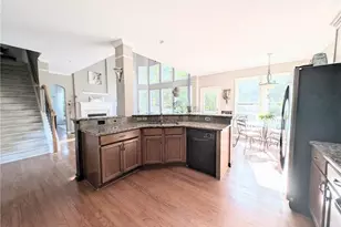 7451 Shady Glen Dr, Flowery Branch, GA 30542 - Photo 6