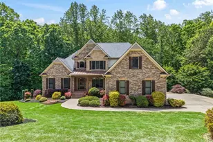 4726 Quailwood Dr, Flowery Branch, GA 30542 - Photo 2
