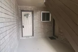 346 Carpenter Dr, Atlanta, GA 30328 - Photo 2