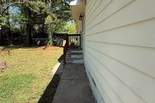 1907 Clarke, Decatur, GA 30035 - Photo 30