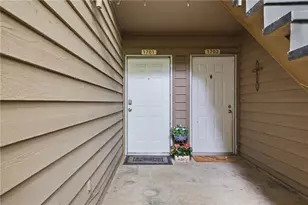 1701 Parkaire Crossing, Marietta, GA 30068 - Photo 4