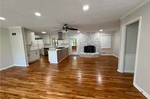 2646 Pamela Dr, Snellville, GA 30078 - Photo 4