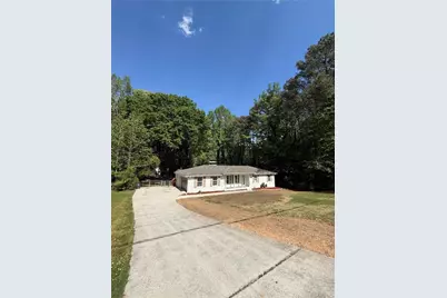 2646 Pamela Drive, Snellville, GA 30078 - Photo 2