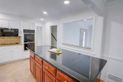 618 Dorsey SW, Lilburn, GA 30047 - Photo 16