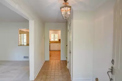 618 Dorsey SW, Lilburn, GA 30047 - Photo 6