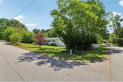 2344 Chestnut Log Place, Lithia Springs, GA 30122 - Photo 6