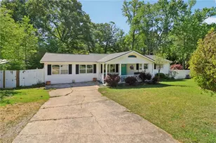 2344 Chestnut Log Pl, Lithia Springs, GA 30122 - Photo 4