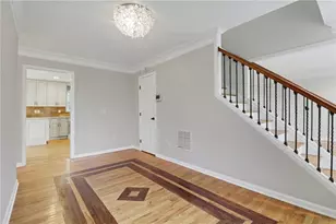 205 Marsh Glen Point, Atlanta, GA 30328 - Photo 4