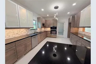 302 Summer Garden Drive, Marietta, GA 30064 - Photo 2