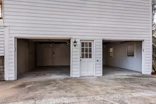 330 London Dale, Woodstock, GA 30189 - Photo 38